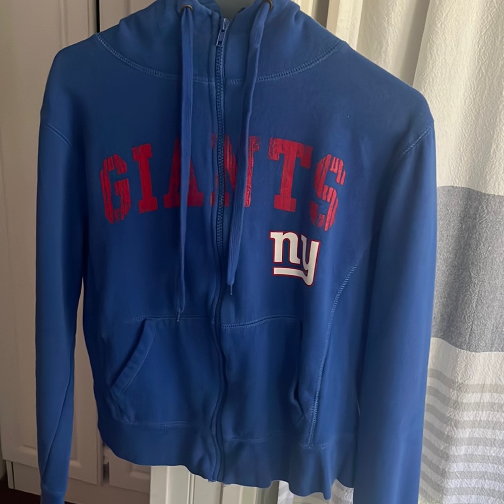 Women’s New York giants zip up